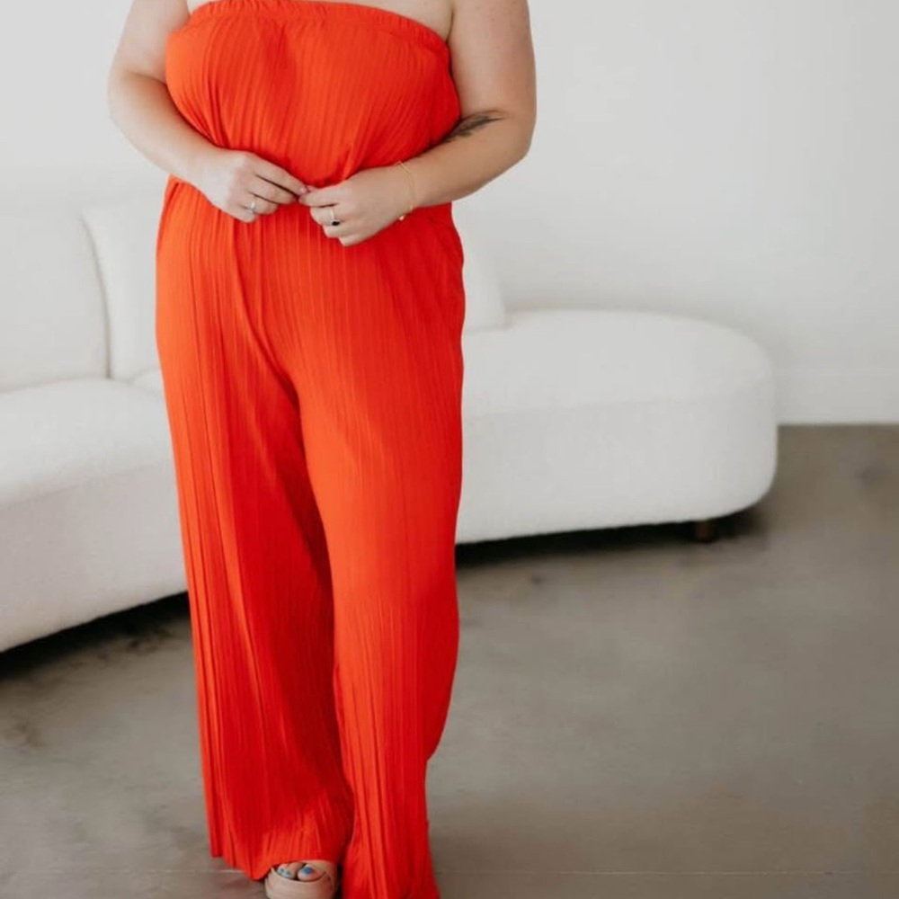 Chic Strapless Jumpsuit in Fiery Red